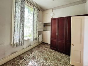 Bedroom- click for photo gallery